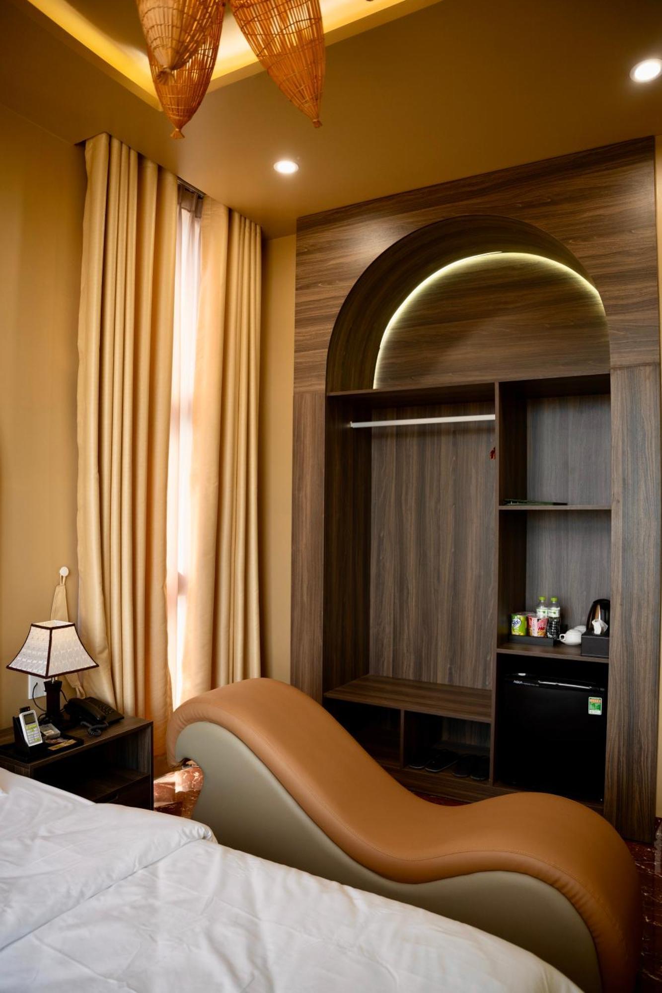 Tuyet Suong Hotel กว๋างหงาย ภายนอก รูปภาพ